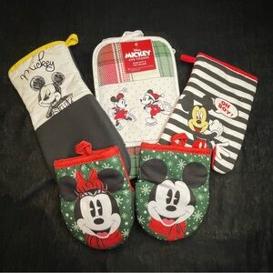 Disney Mickey & Minnie Friends Oversize Oven Mitt And Pot Holder Christmas 6 Lot